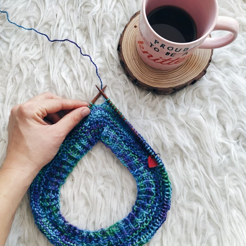 Are Circular Knitting Needles Good For Beginners? – Darn Good Yarn