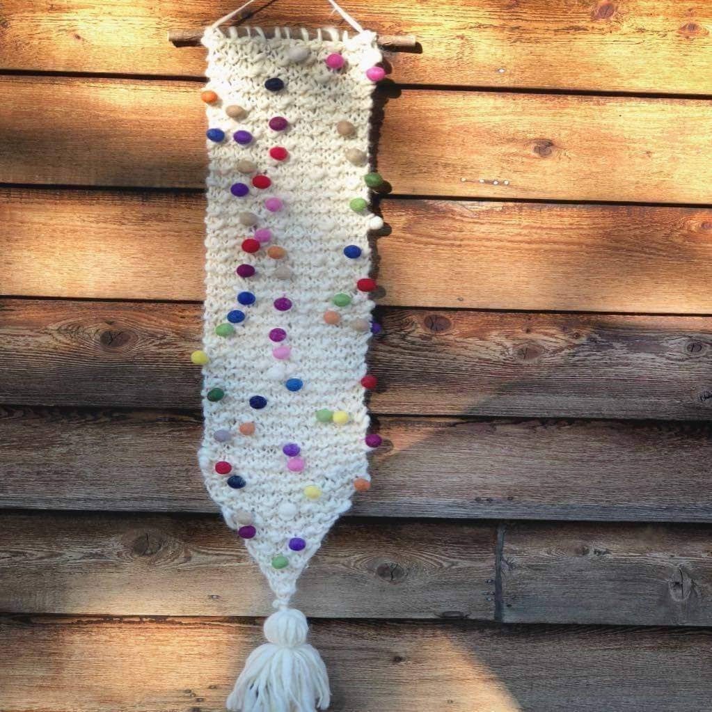 FREE PATTERN FRIDAY: Whimsical Winter Wall Hanging Beginner Knitting Pattern - Darn Good Yarn