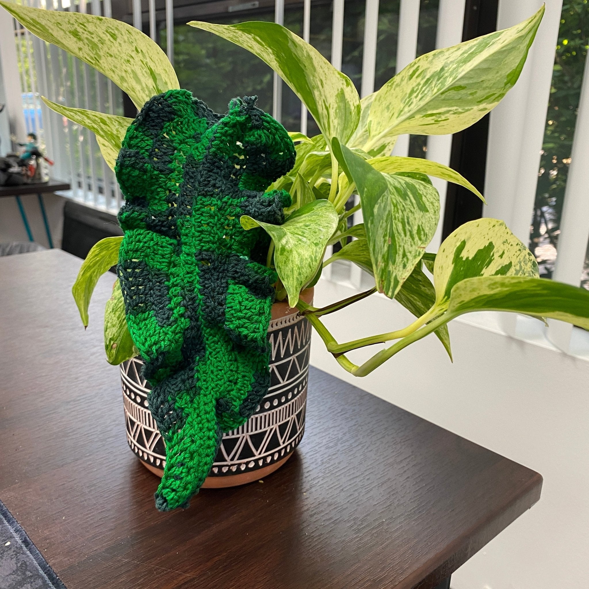How To Crochet A Big Leaf - Darn Good Yarn