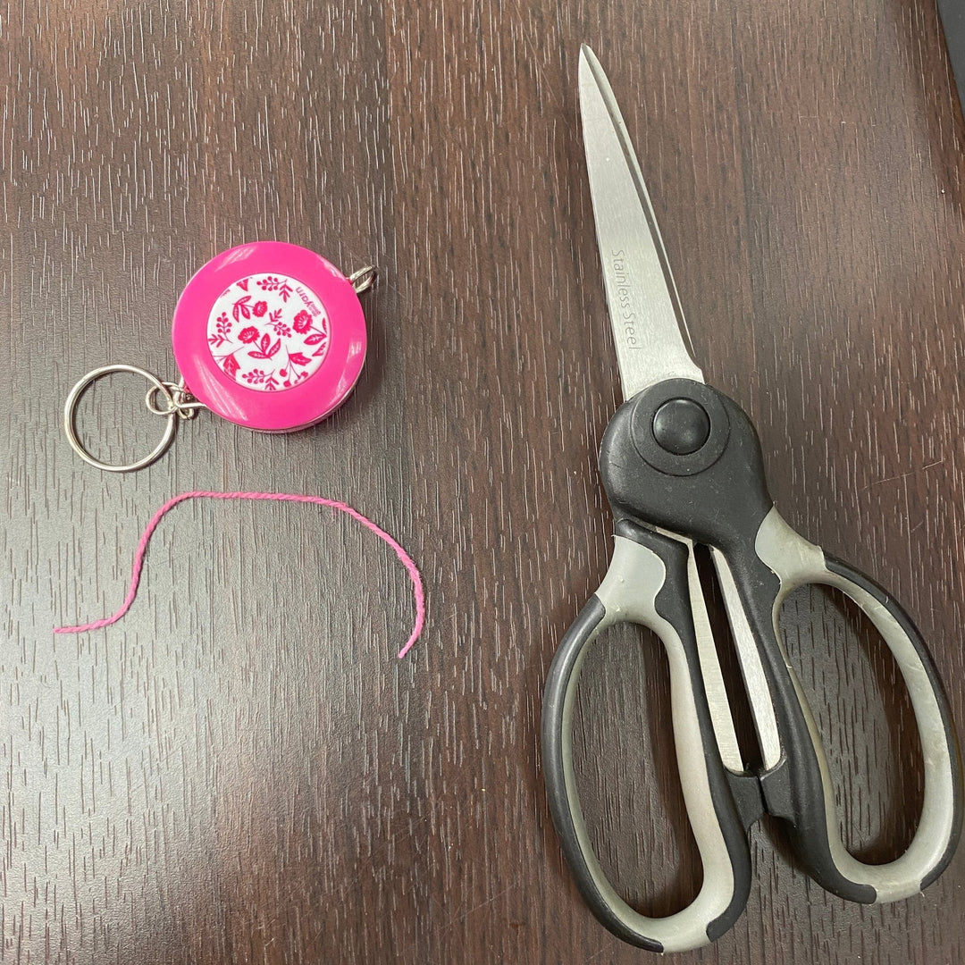 How to Measure Your Ring Size at Home Using Yarn! - Darn Good Yarn