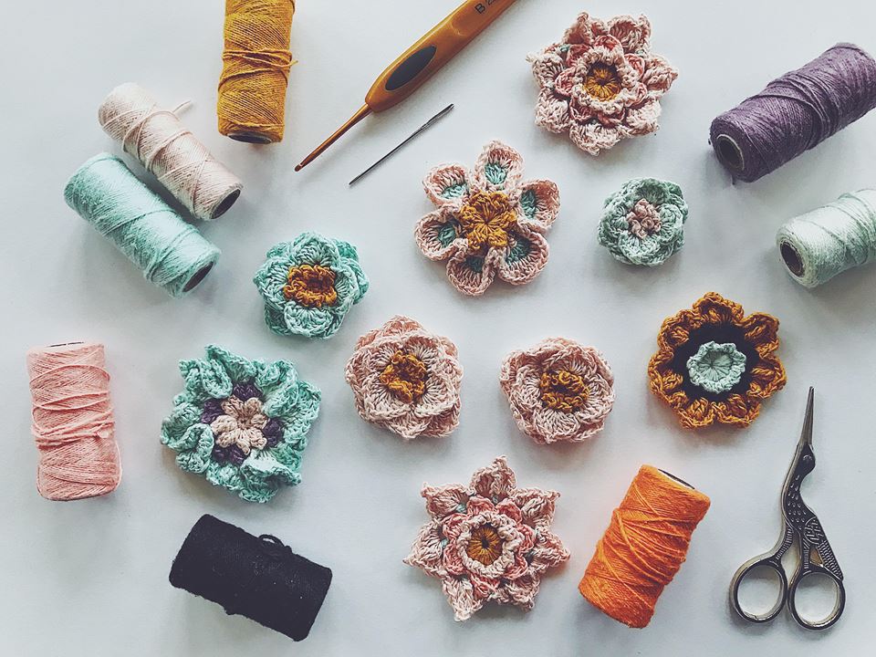 The Differences Between Acrylic and Natural Yarn Fibers