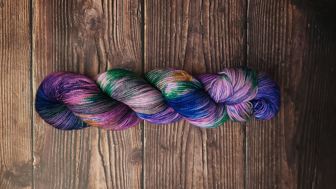 Darn Good Yarn: Dragonfly, Yarn