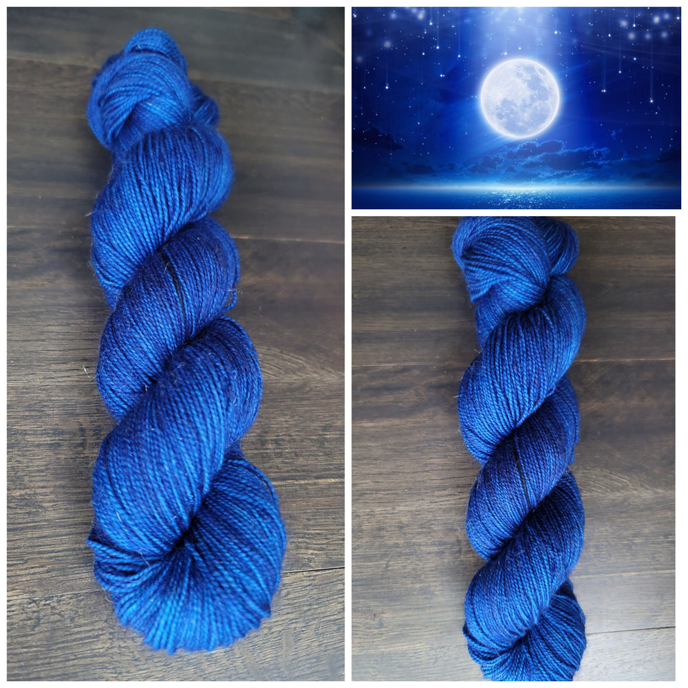 Darn Good Yarn: Blue moon, Yarn