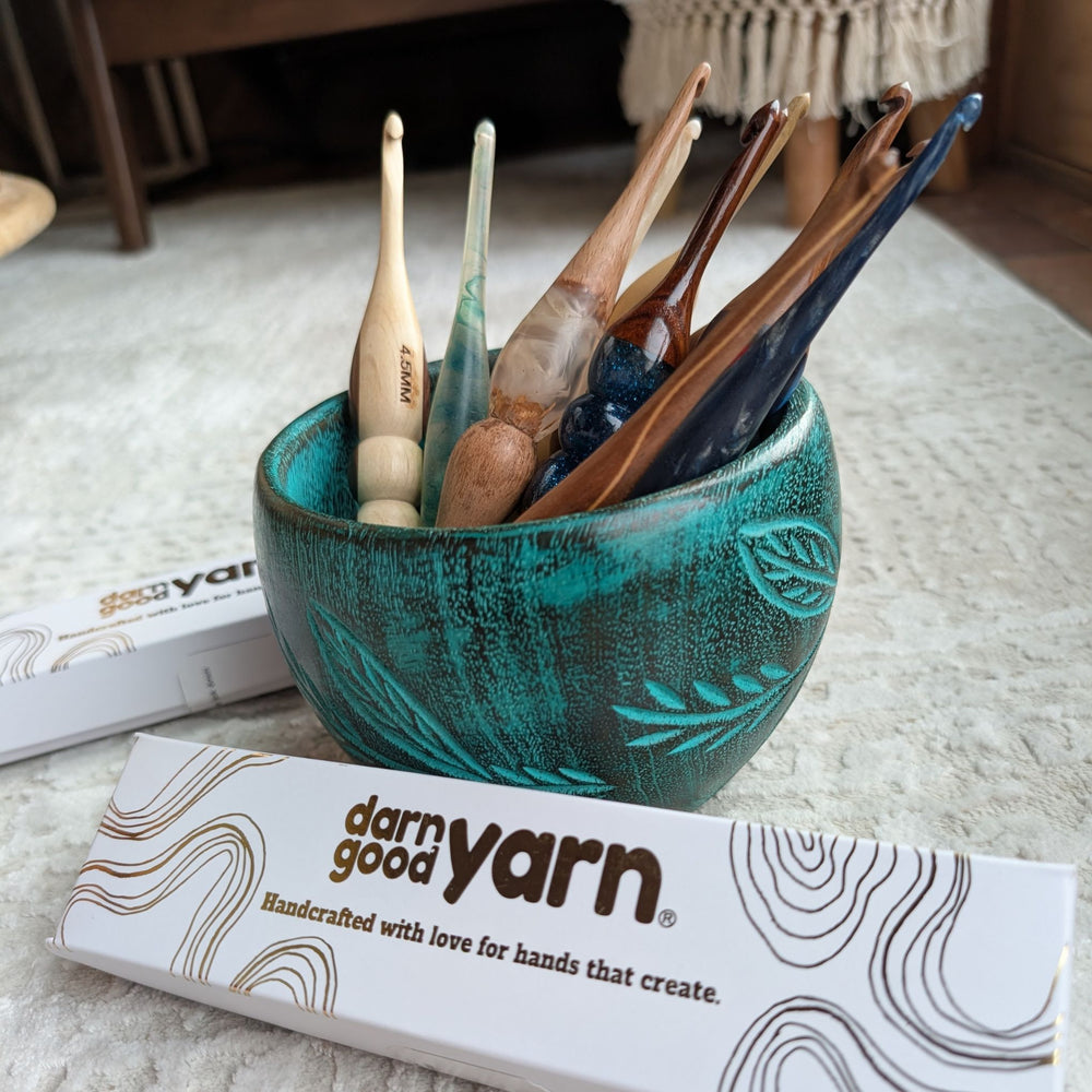 Darn Good Yarn: The Collector's Crochet Hook Club, Notions and Tools