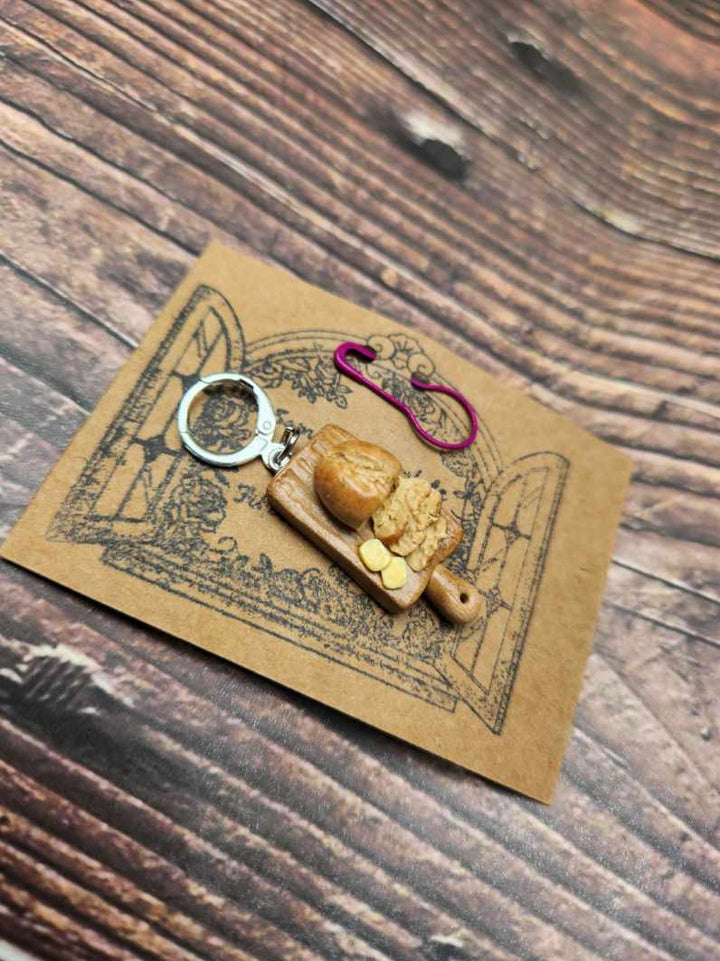 Darn Good Yarn: Dragonfly, Yarn