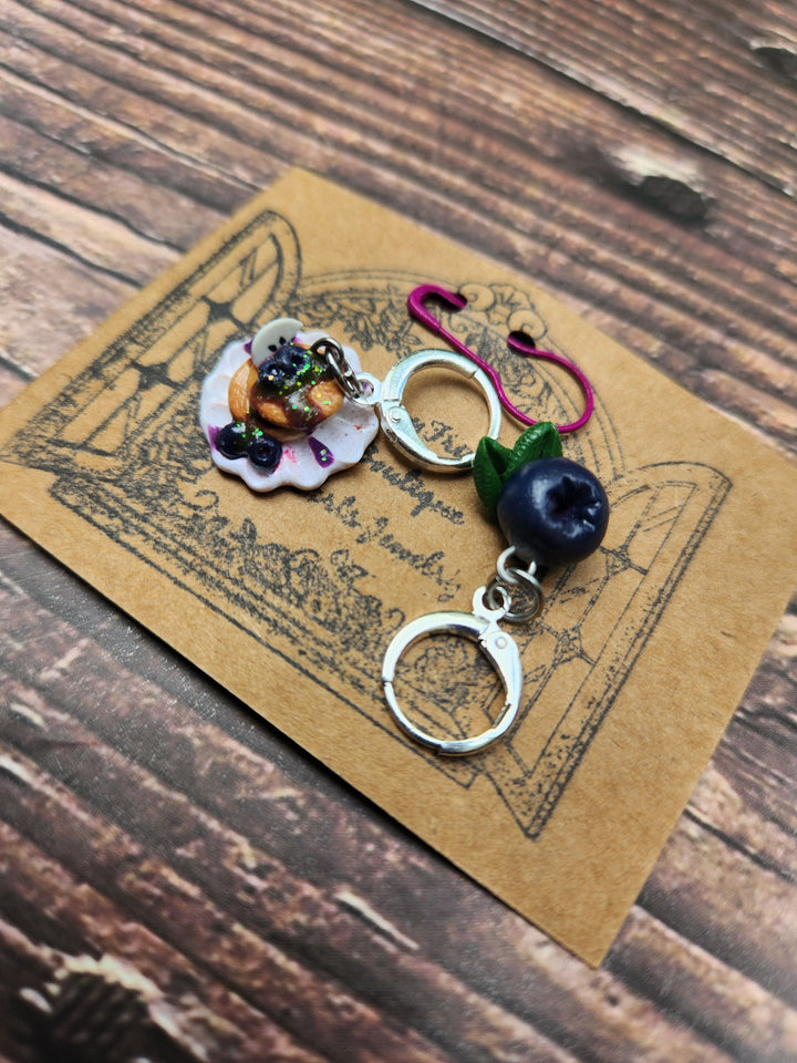 Darn Good Yarn: Dragonfly, Yarn