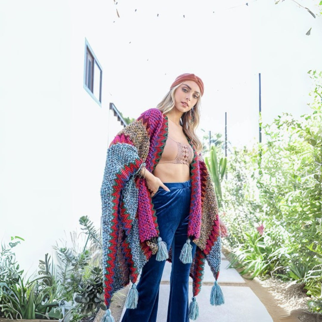 Darn Good Yarn: Limited Edition: Woodstock Dreams Western Crochet Ruana, Clothing and Accessories