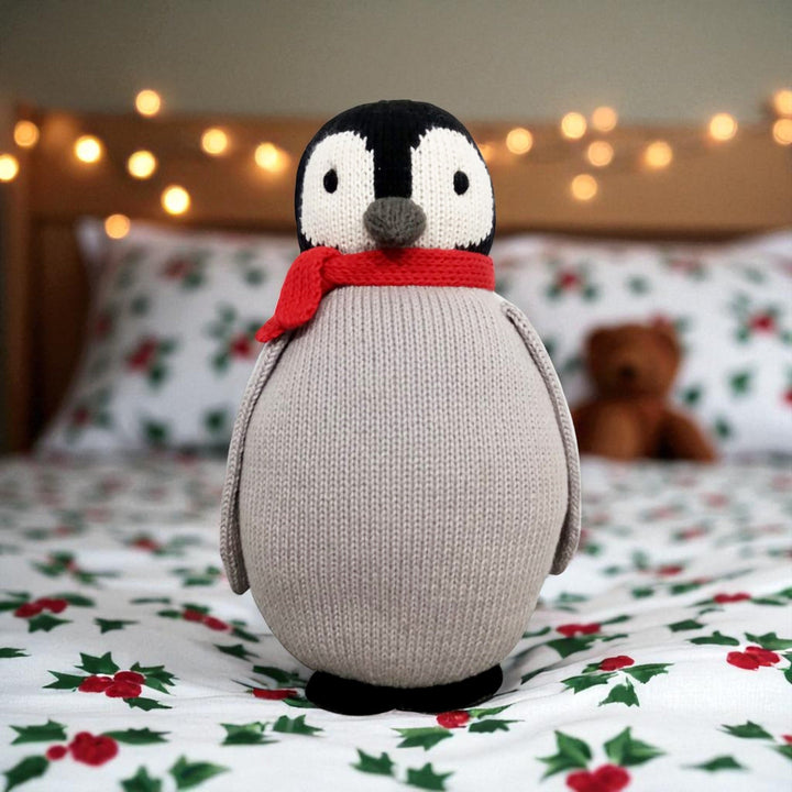 Darn Good Yarn: Penguin, Toy