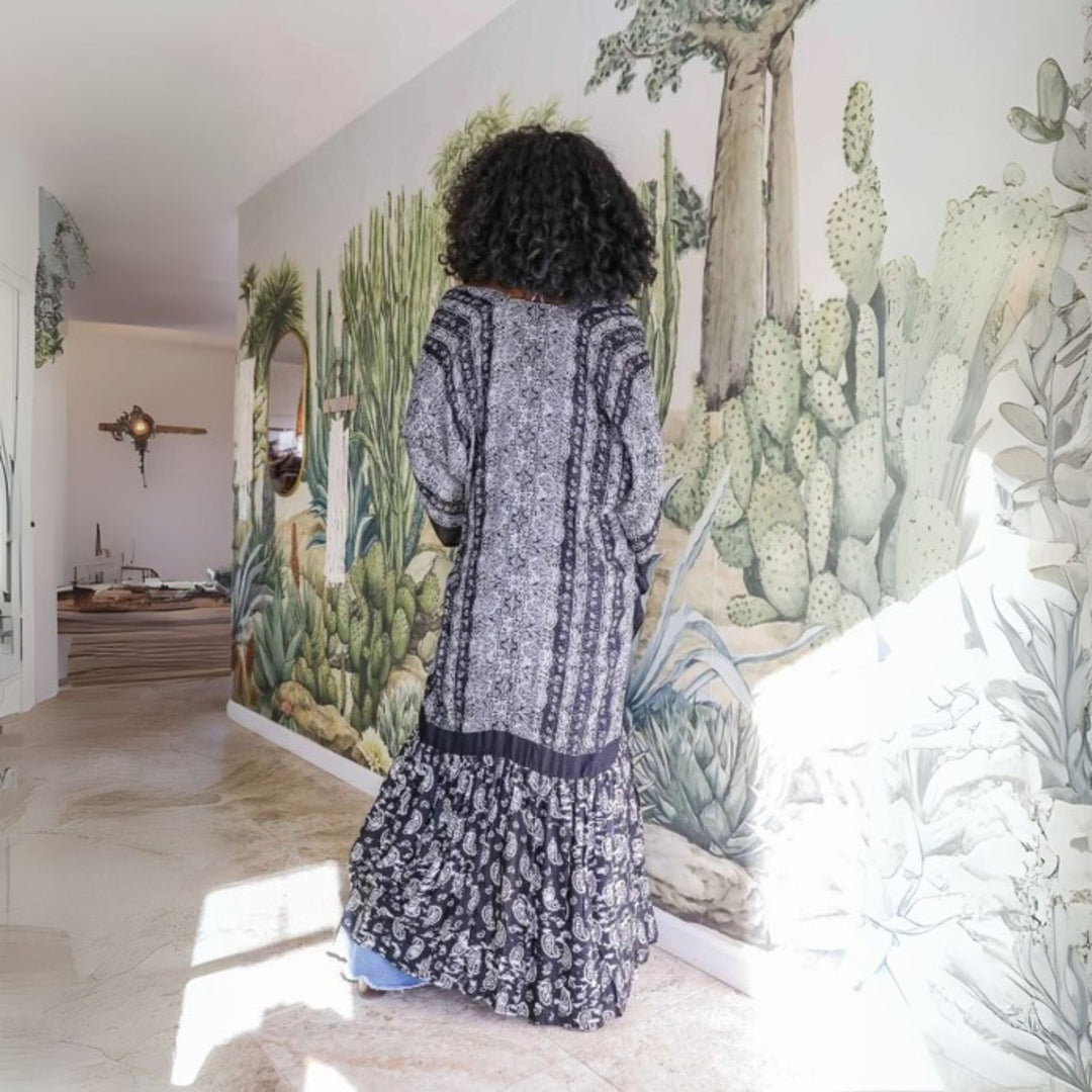 Darn Good Yarn: Limited Edition: Woodstock Dreams Paisley Perfection Free Flow Kimono, Clothing and Accessories