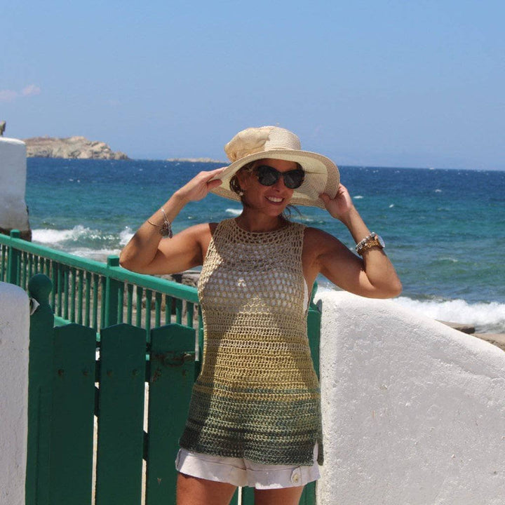 woman wearing the Easy Breezy Top outdoors