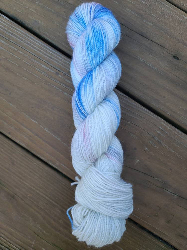 Darn Good Yarn: I Smell Snow, Yarn