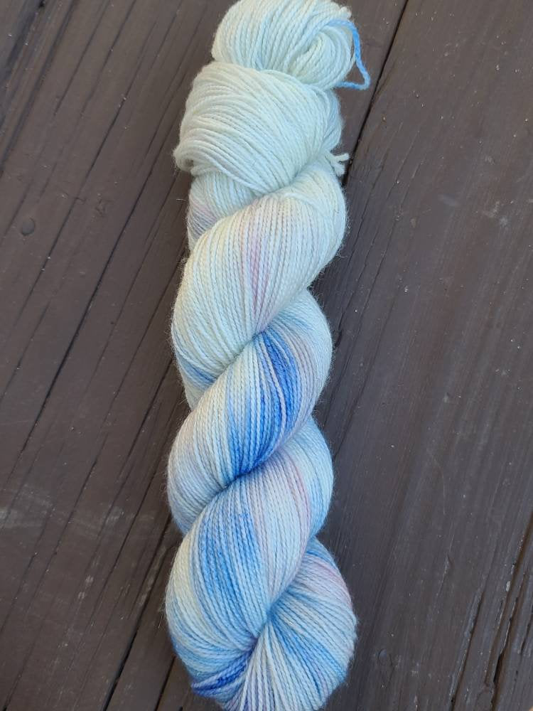 Darn Good Yarn: I Smell Snow, Yarn