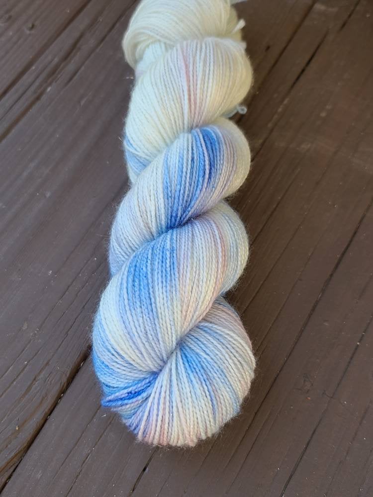 Darn Good Yarn: I Smell Snow, Yarn