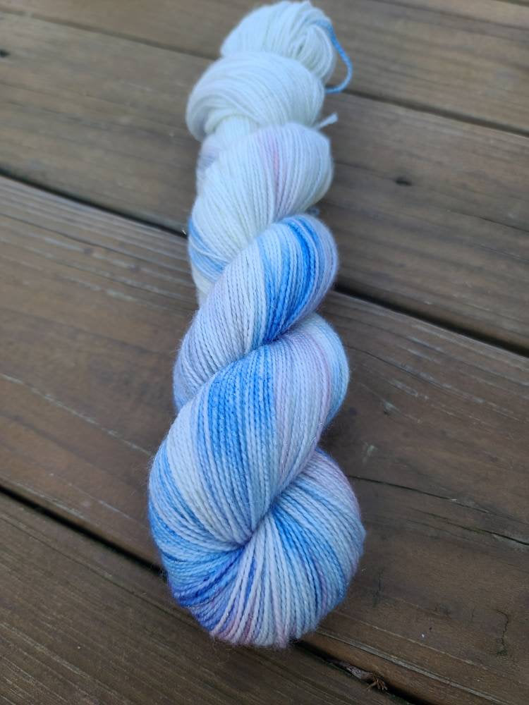 Darn Good Yarn: I Smell Snow, Yarn