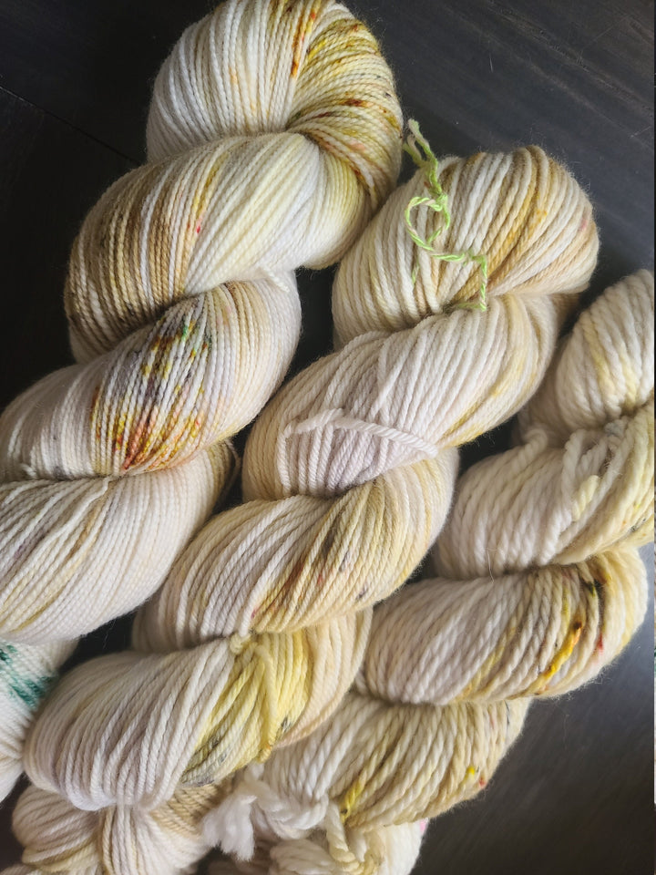 Darn Good Yarn: Vintage Love Letters, Yarn