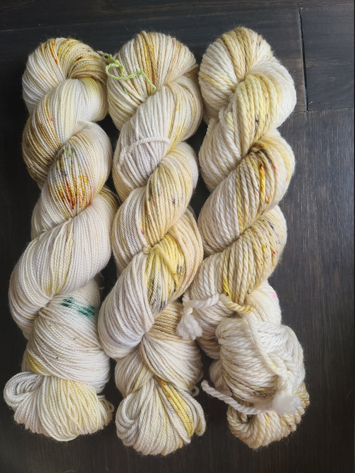 Darn Good Yarn: Vintage Love Letters, Yarn