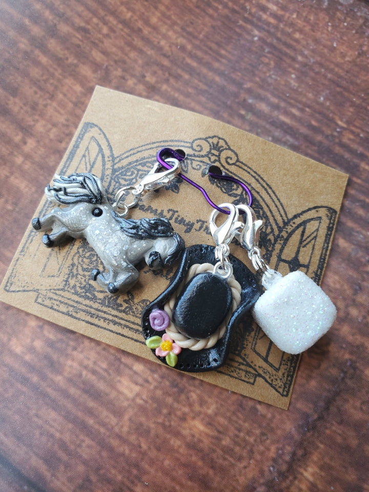 Darn Good Yarn: Sugar Cube, Yarn