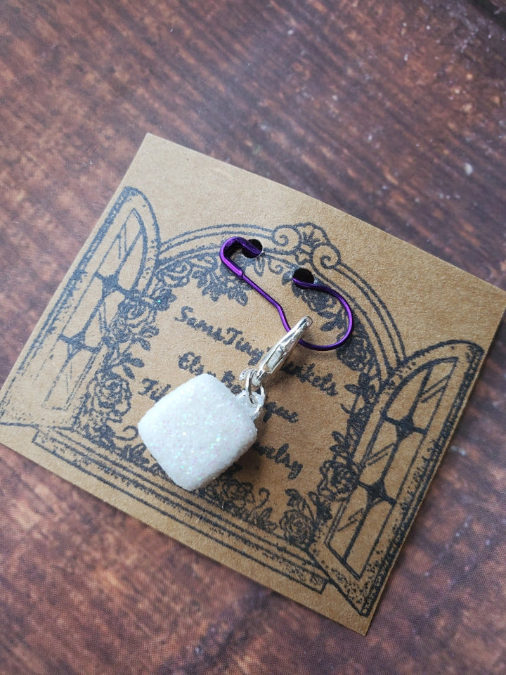 Darn Good Yarn: Sugar Cube, Yarn