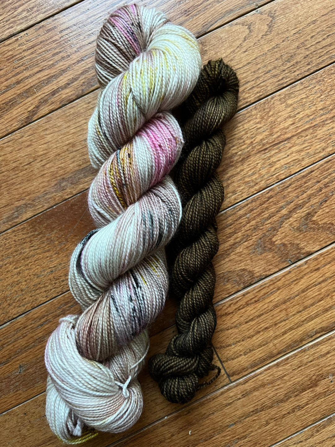 Darn Good Yarn: Photobooth Kisses Sock Set, 