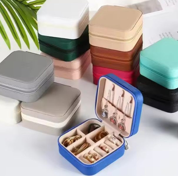 Darn Good Yarn: Mini Travel Jewelry Organizer – PU Leather Zipper Case (Assorted Colors), Jewelry