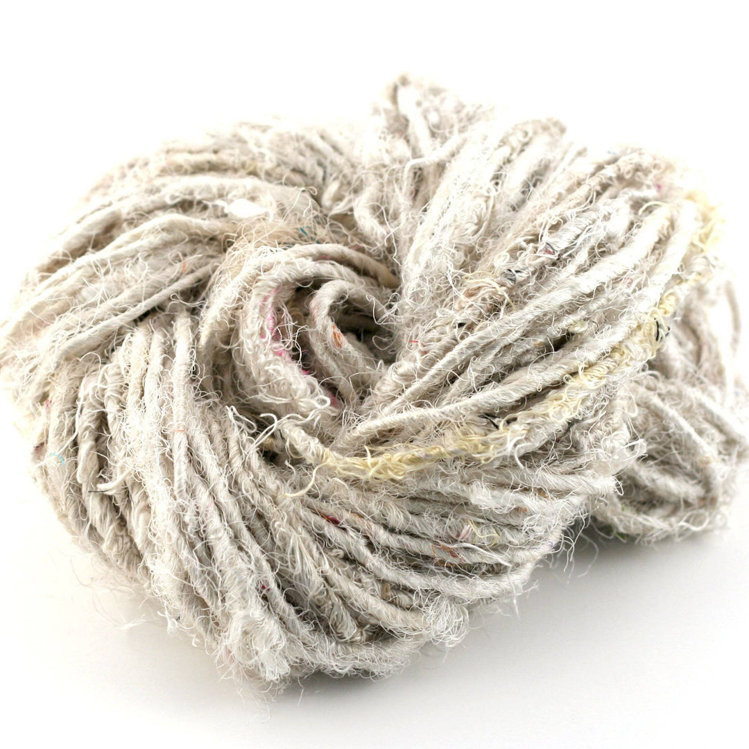 Torned and used white yarn.