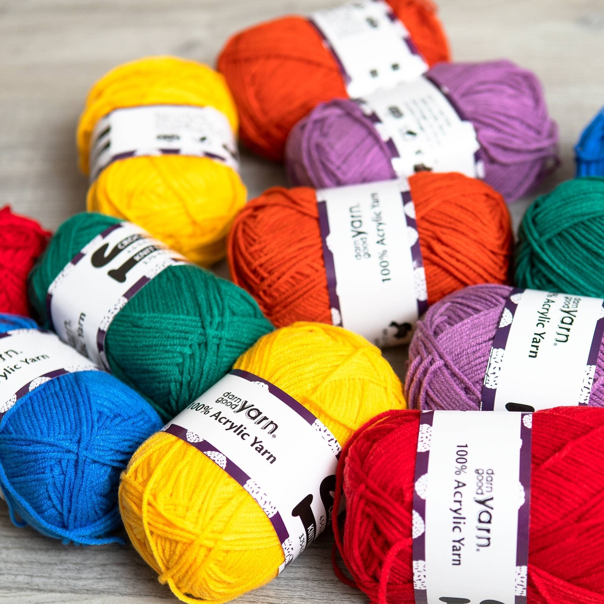  Darn Good Yarn - Kit de ganchillo para principiantes a  intermedios  Sandía DIY Crochet Amigurumi - El kit de ganchillo incluye  patrón, hilo, gancho de ganchillo, relleno y agujas de